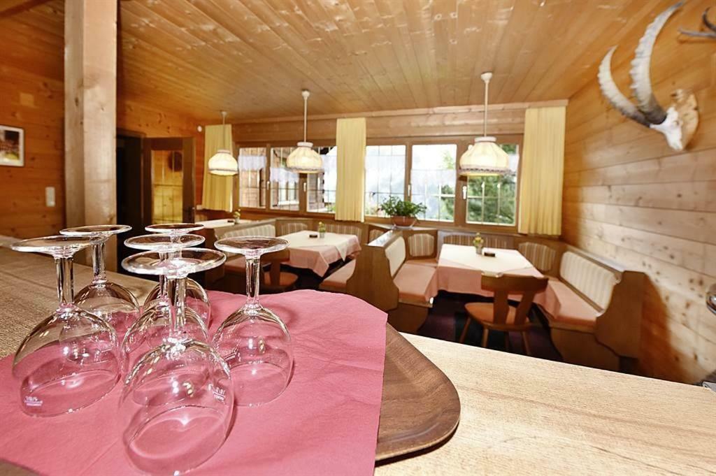 Berghof Gundalatsch Bed & Breakfast กาชูร์น ภายนอก รูปภาพ