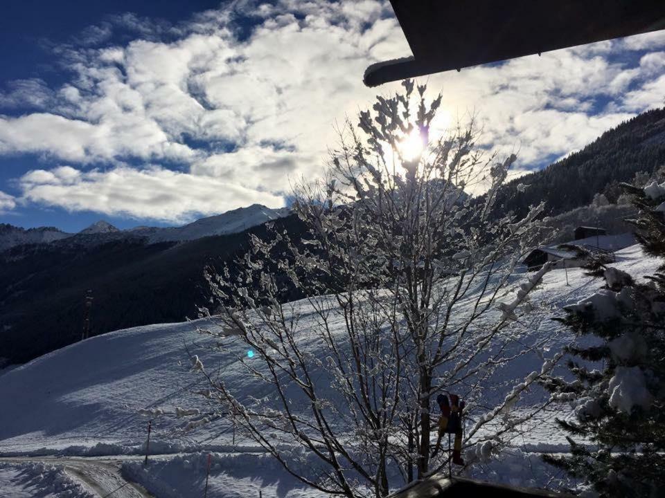 Berghof Gundalatsch Bed & Breakfast กาชูร์น ภายนอก รูปภาพ